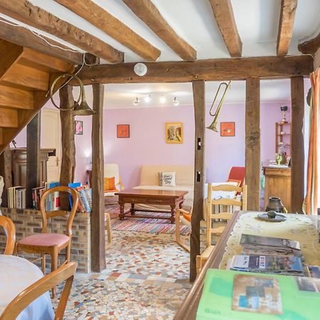 Chantilly ,Petit Dejeuner Et Table D'Hotes Possible Noyers  Buitenkant foto