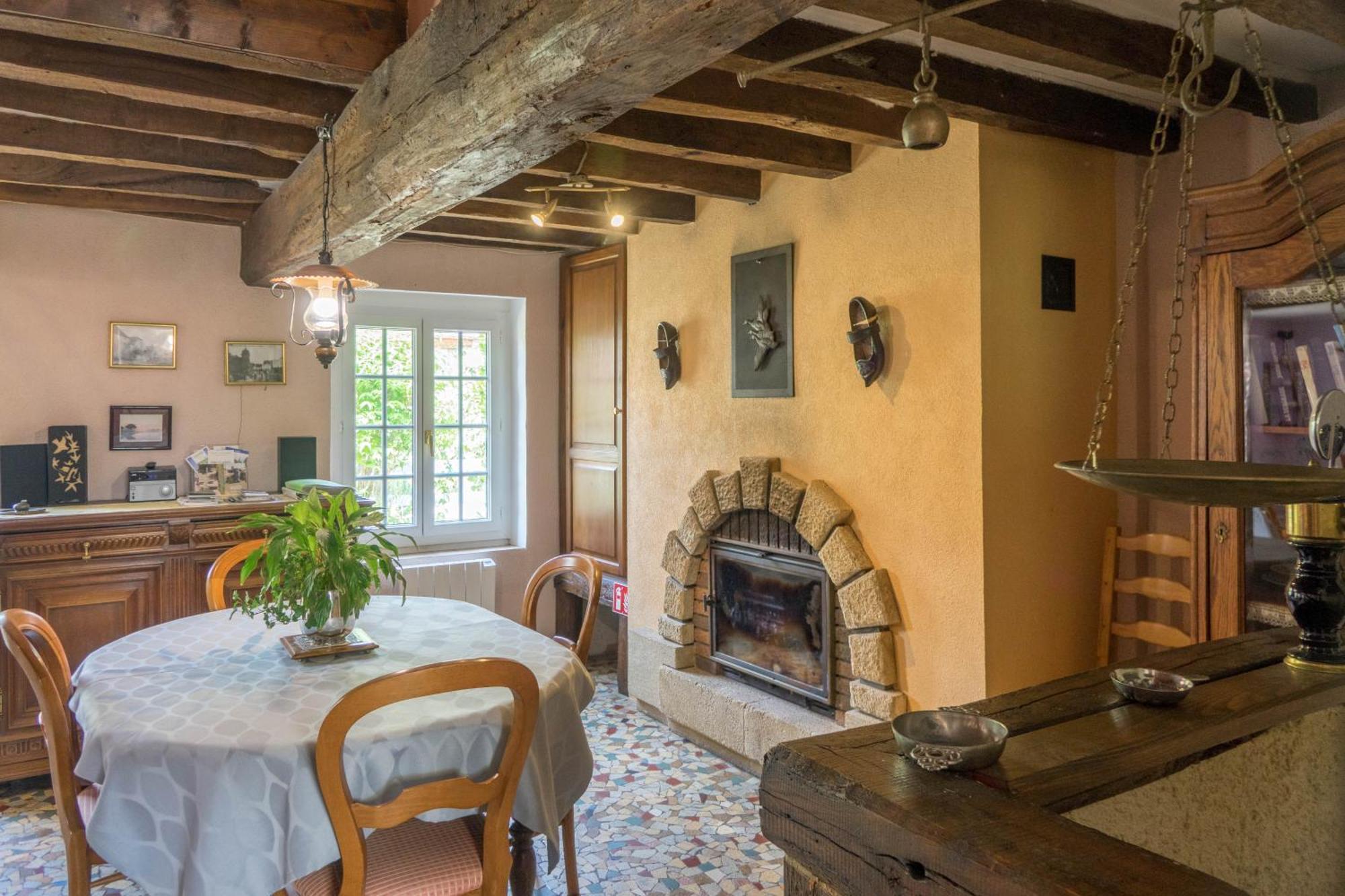 Chantilly ,Petit Dejeuner Et Table D'Hotes Possible Noyers  Buitenkant foto
